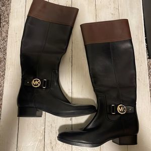 Absolutely Stunning Micheal Kors Boots